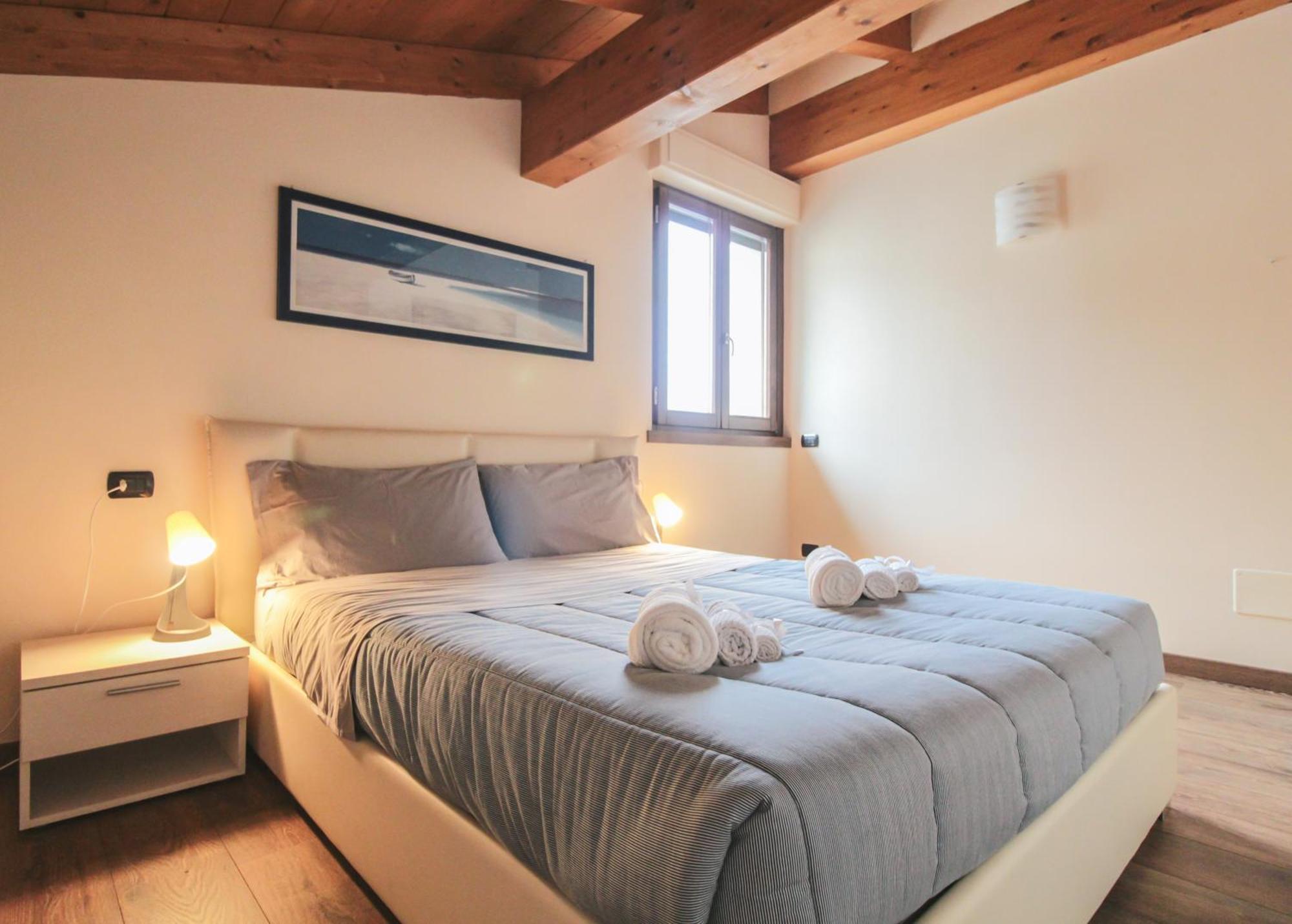 Appartamento Al Porto Pianello Del Lario Exteriör bild